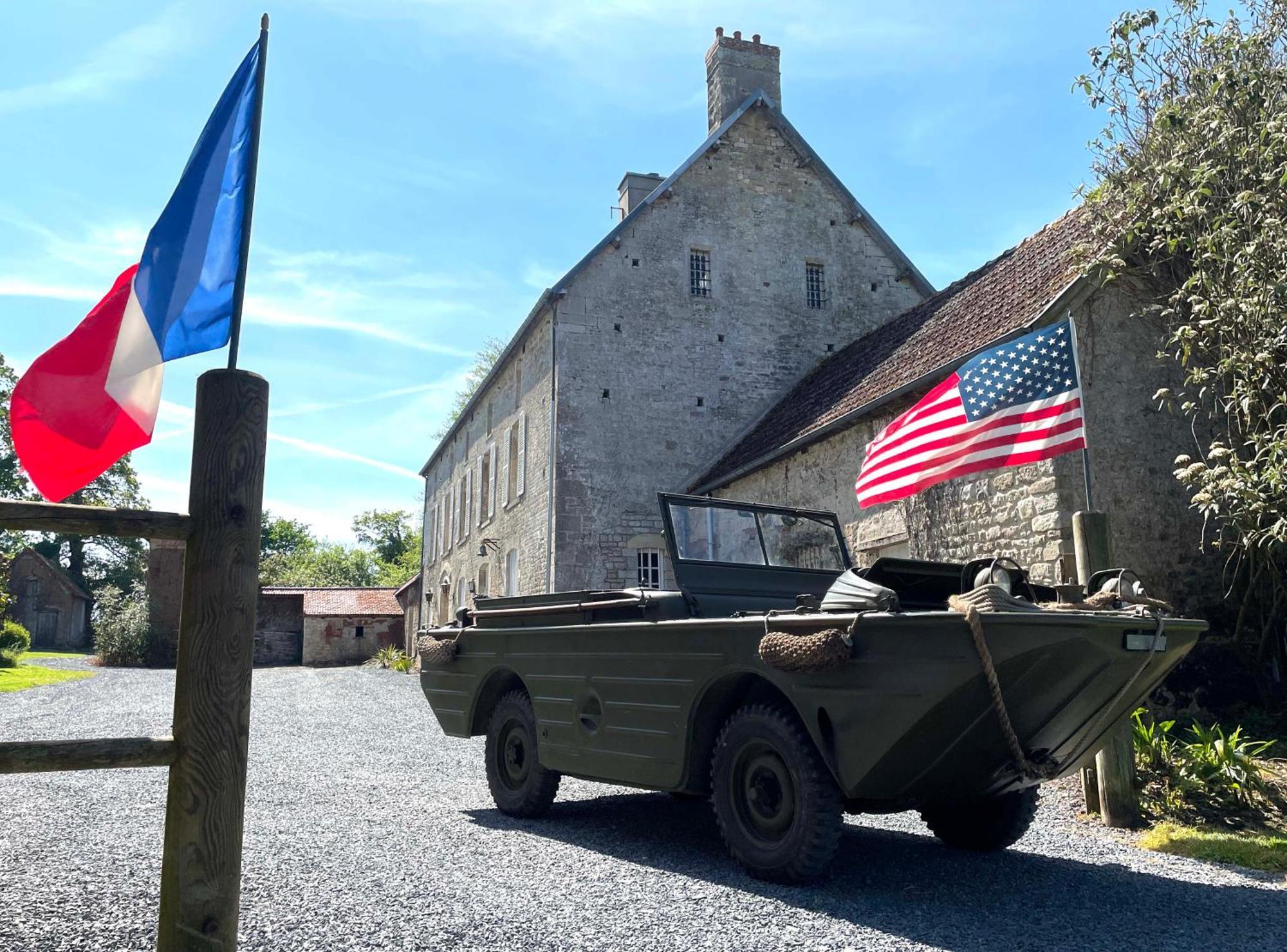 Domaine De L'Eau Partie Acomodação com café da manhã Carentan Exterior foto